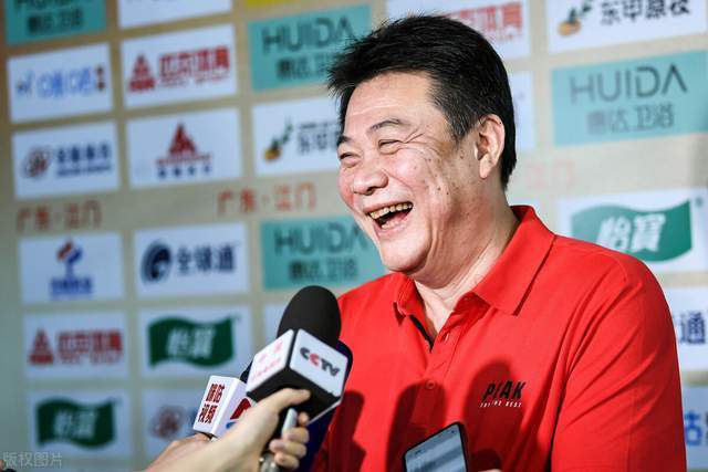 男生和老师一起差差差的游戏
